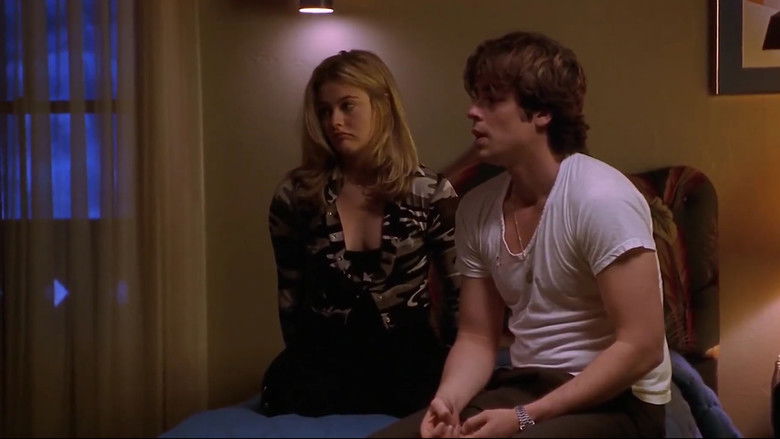 кадр из фильма Лишний багаж