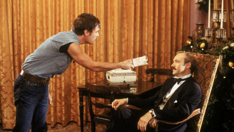 кадр из фильма Полночь в саду добра и зла