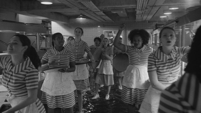 кадр из фильма Кухня