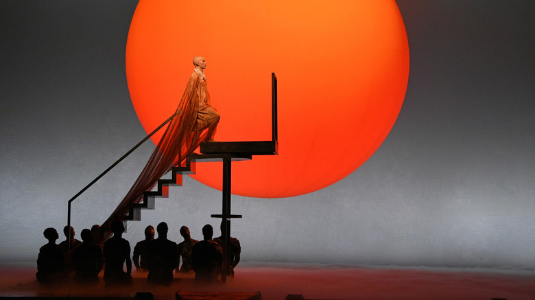 кадр из фильма The Metropolitan Opera: Akhnaten