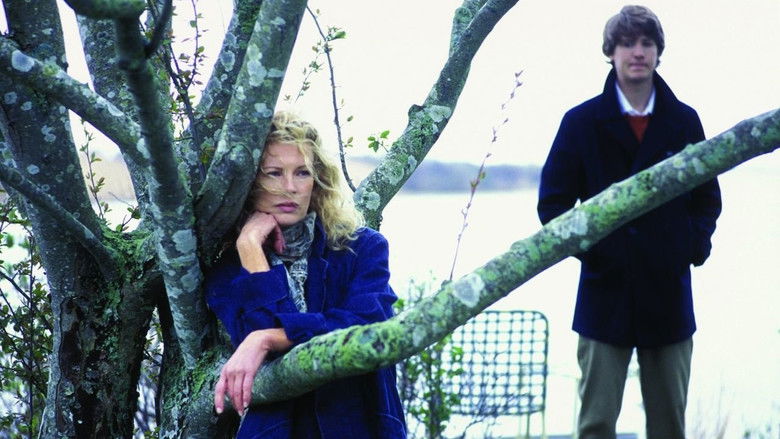 кадр из фильма Дверь в полу