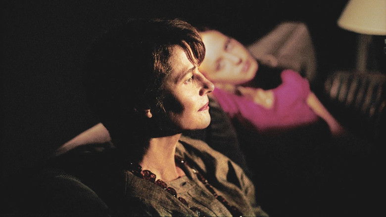 кадр из фильма Бассейн