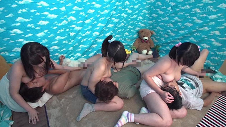 кадр из фильма バブみをこじらせた兄が巨乳妹と授乳手コキ一転近親相姦