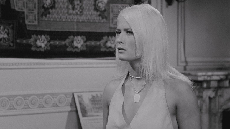 кадр из фильма Девушка не может остановиться