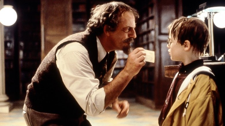 кадр из фильма Повелитель страниц