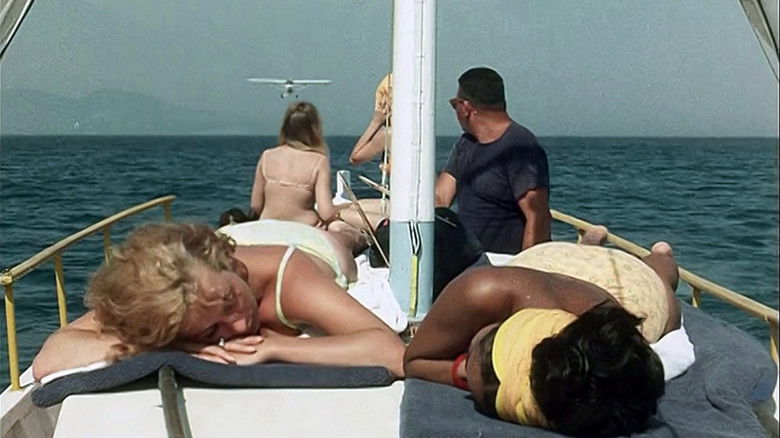 кадр из фильма A 001, operazione Giamaica