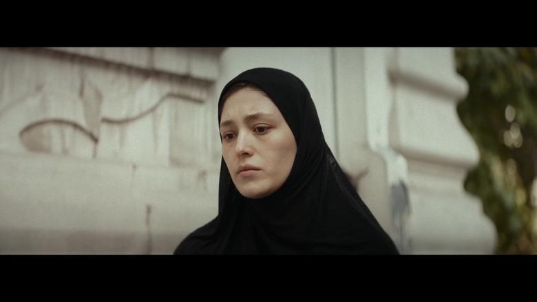 кадр из фильма Между Богами