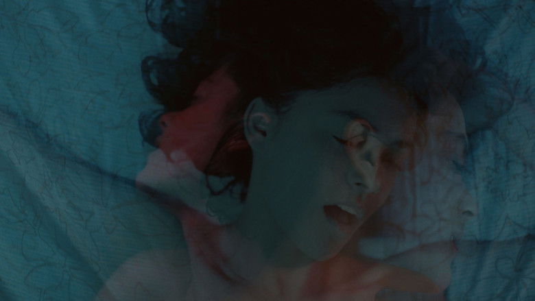 кадр из фильма Мертвая Сущность