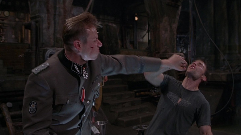 кадр из фильма Пуленепробиваемый монах