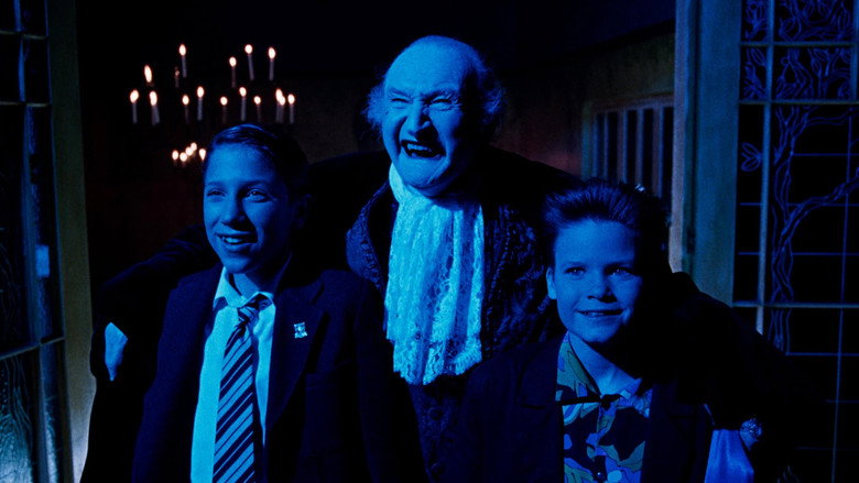 кадр из фильма My Grandpa Is a Vampire