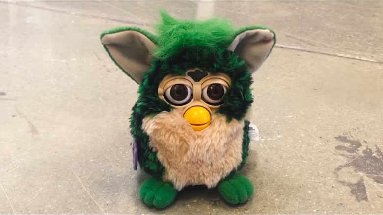 кадр из фильма The Furby