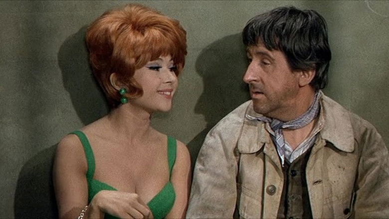 кадр из фильма Идиот в Париже