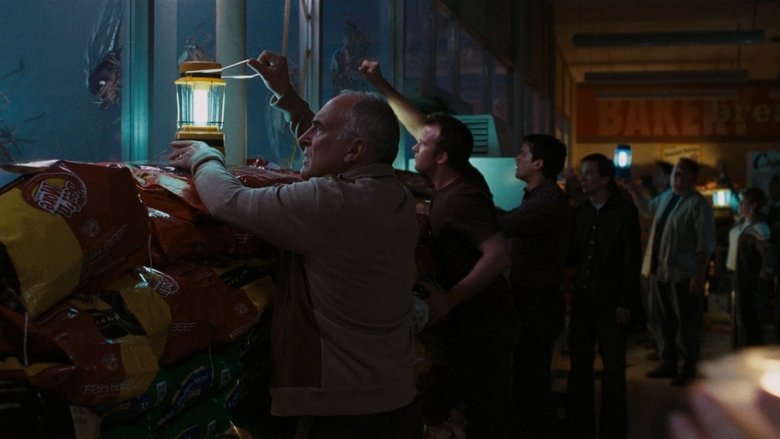 кадр из фильма Мгла