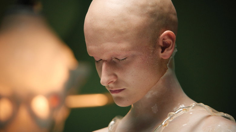 кадр из фильма Dziwnie być człowiekiem