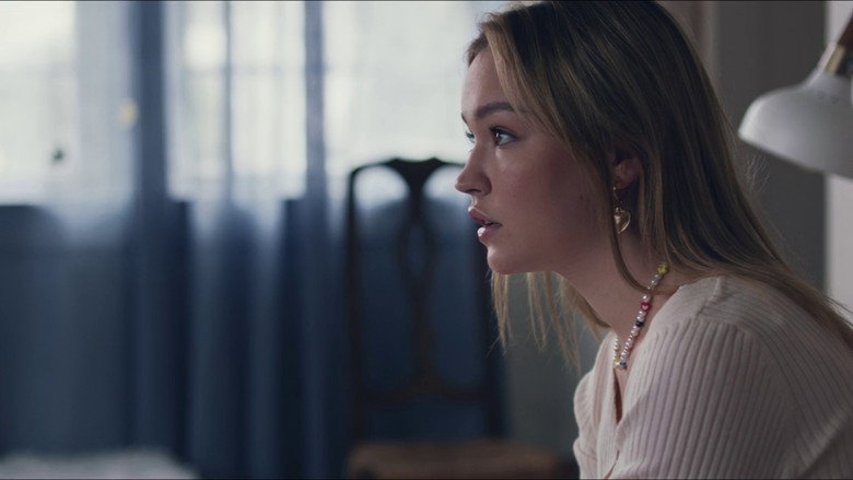 кадр из фильма At the Gates