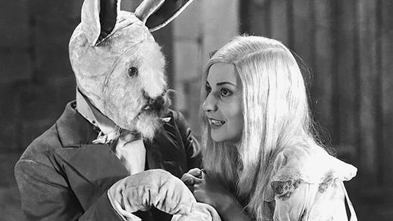 кадр из фильма Alice in Wonderland