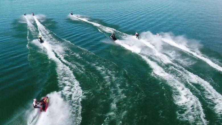 кадр из фильма Горячая вода