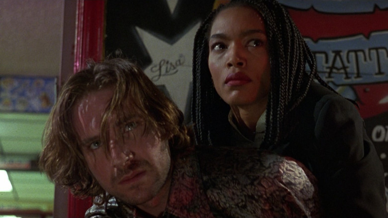 кадр из фильма Странные дни