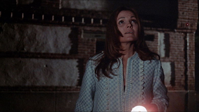 кадр из фильма Стеклянный потолок