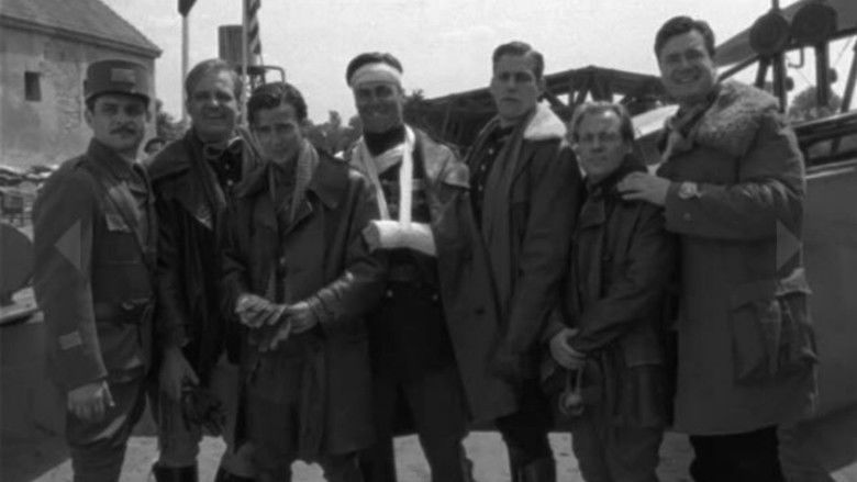 кадр из фильма Приключения молодого Индианы Джонса: Атака истребителей