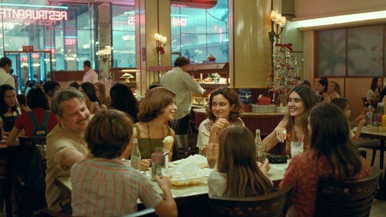 кадр из фильма Я все еще здесь