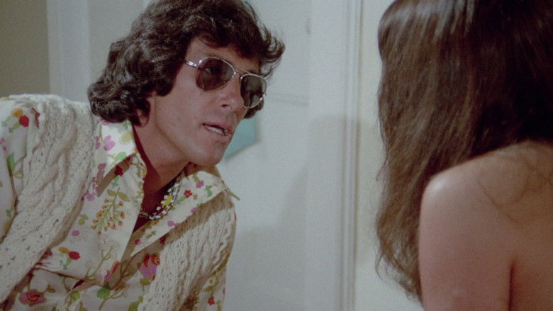 кадр из фильма Непристойное зеркало