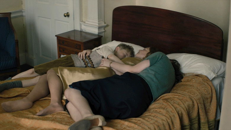 кадр из фильма Расскажи об этом пчелам