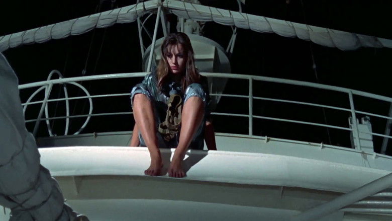 кадр из фильма Non faccio la guerra, faccio l'amore