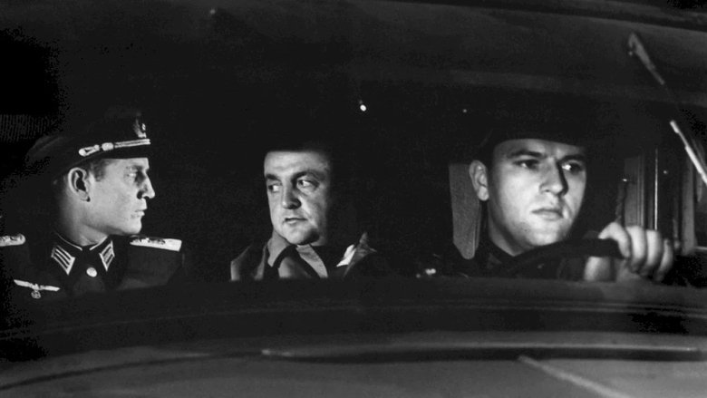 кадр из фильма Arrêtez les tambours