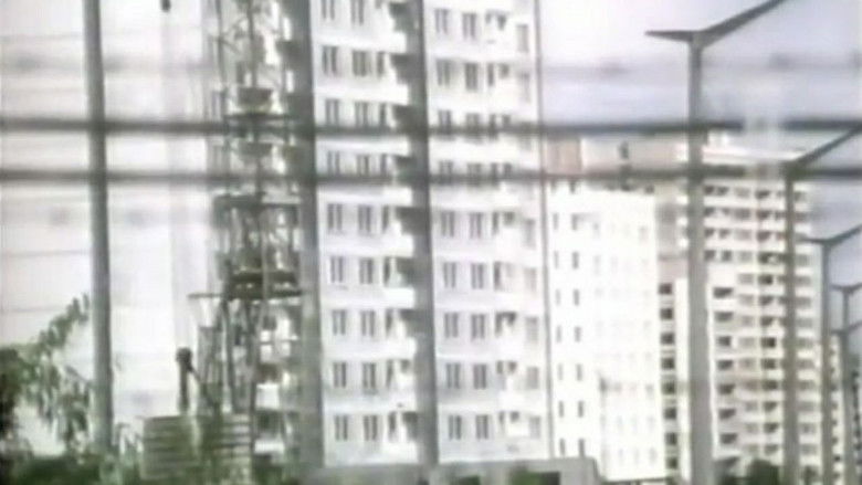 кадр из фильма Приближение к Апокалипсису. Чернобыль рядом