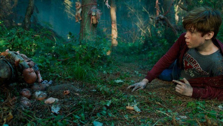 кадр из фильма Яга. Кошмар тёмного леса