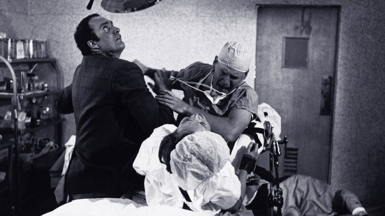 кадр из фильма Оно живо