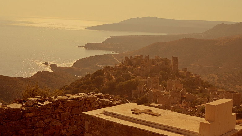 кадр из фильма Τα Τζιτζίκια