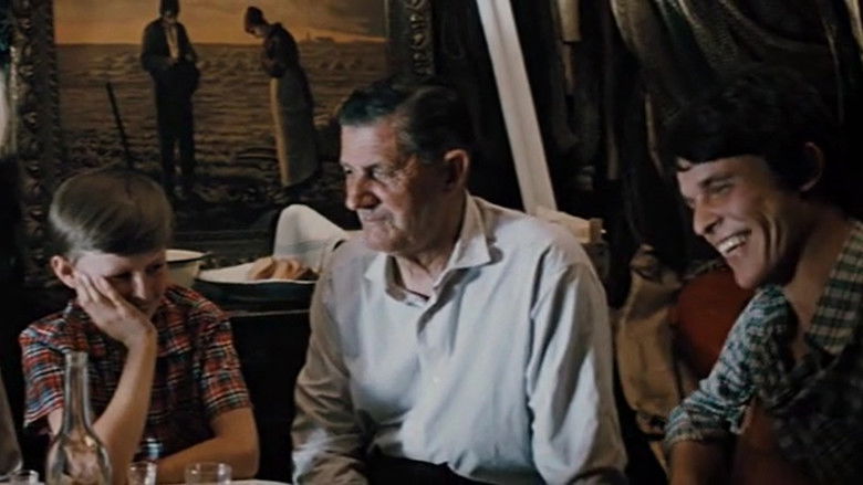 кадр из фильма Яблоко в реке