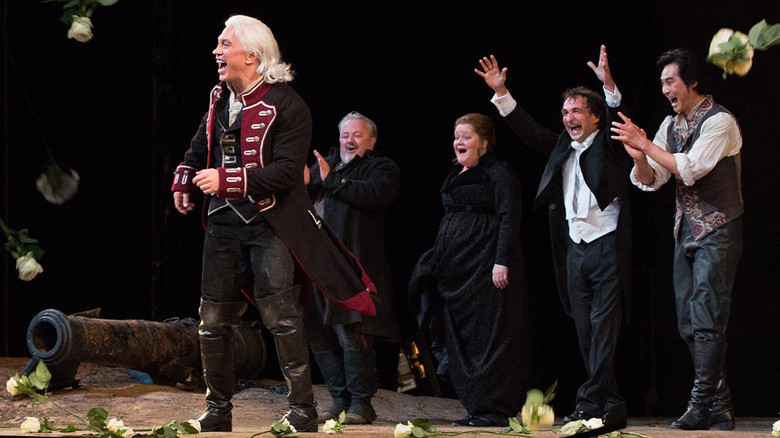 кадр из фильма The Met — Il Trovatore