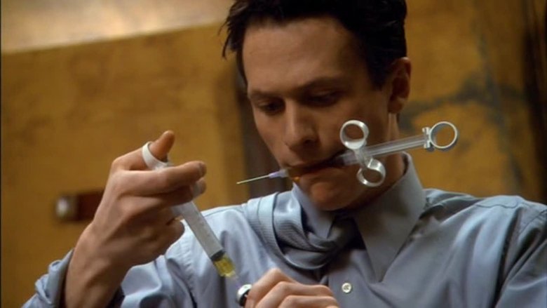 кадр из фильма Love Comes to the Executioner