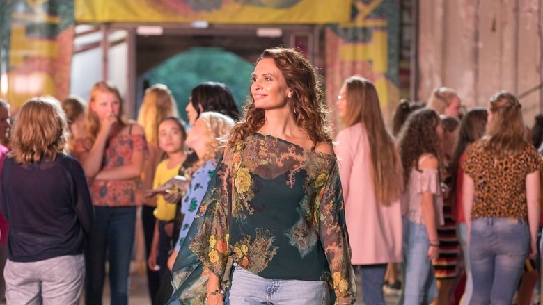 кадр из фильма First Kiss