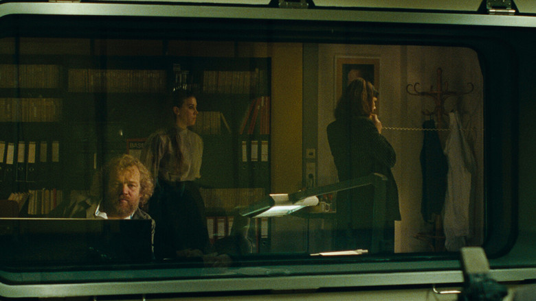 кадр из фильма DEAD AIR