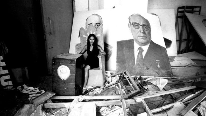 кадр из фильма Container