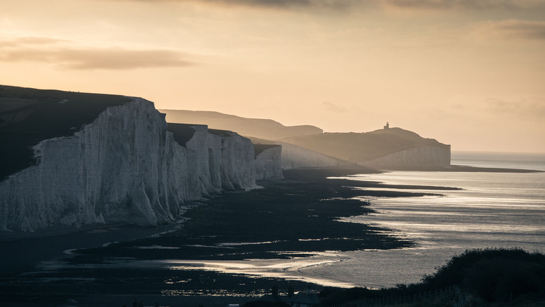 кадр из фильма Страна Солнца