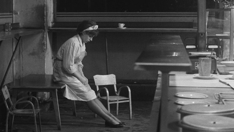 кадр из фильма Жемчужинки на дне