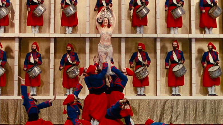 кадр из фильма Французский канкан