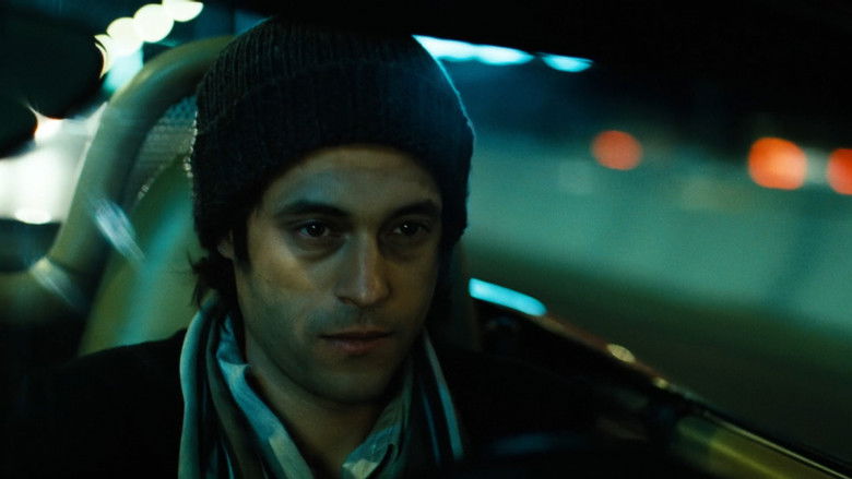 кадр из фильма Играть в большом футболе