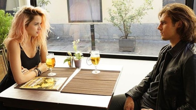 кадр из фильма За пригоршню поцелуев