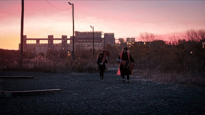 кадр из фильма Dumpster Duchess