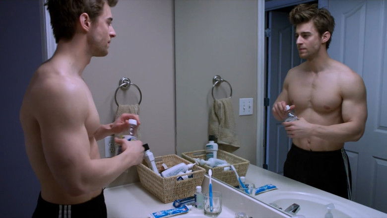 кадр из фильма ADDicted