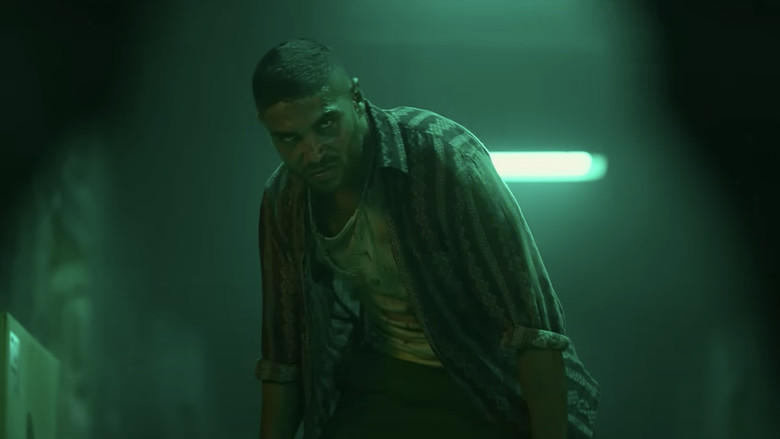 кадр из фильма Чужак