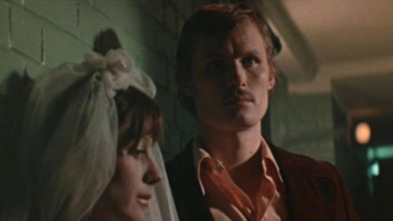 кадр из фильма Ошибки юности