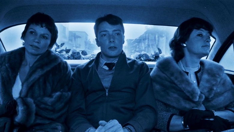 кадр из фильма Les vautours