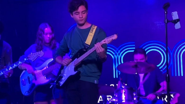 кадр из фильма The School